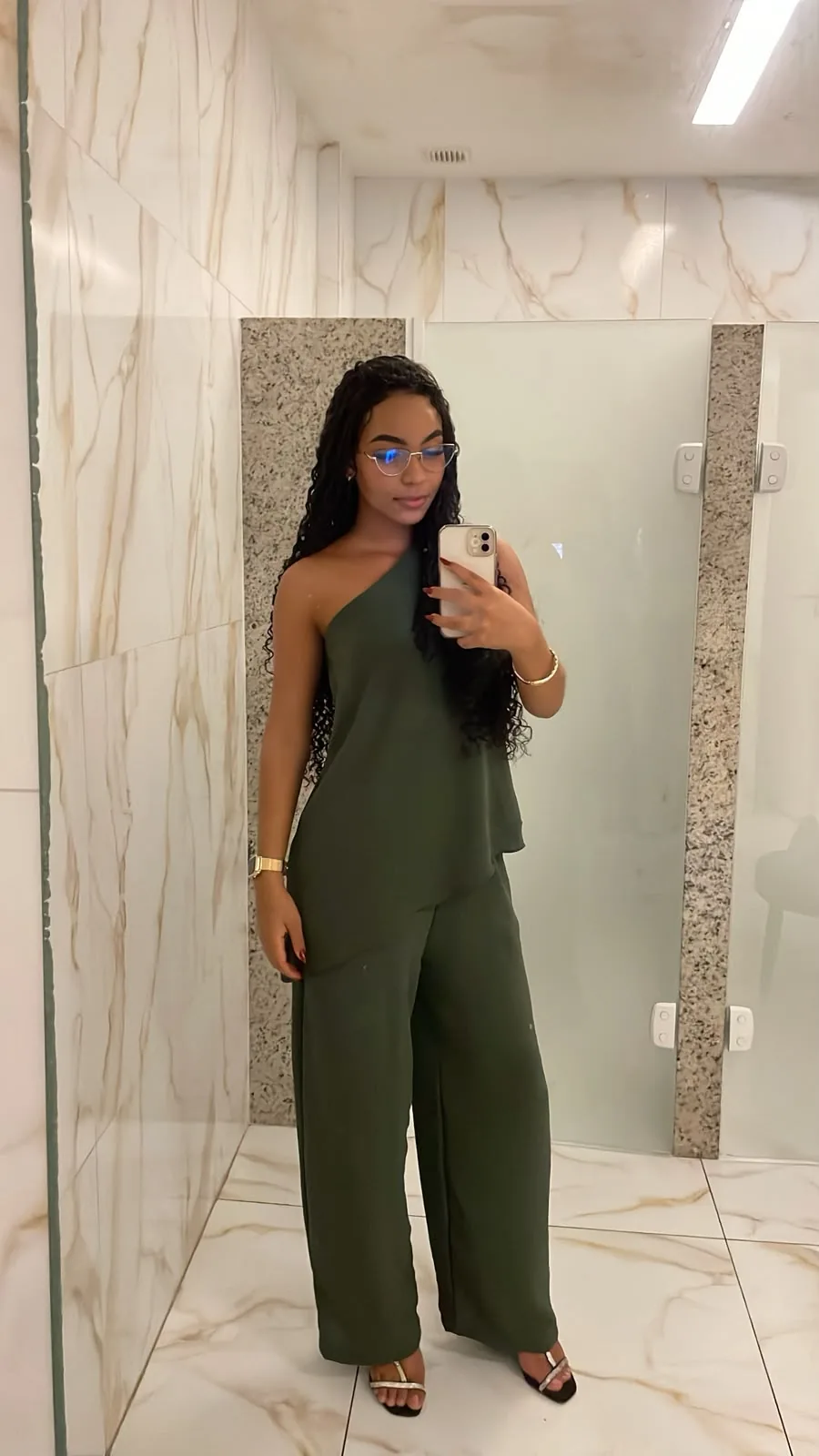Mariana Falcão, lash designer e designer de sobrancelhas.